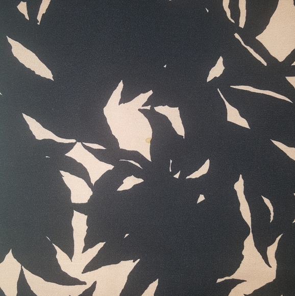 2/$12🌴Ann Taylor Pencil Skirt - Picture 5 of 6